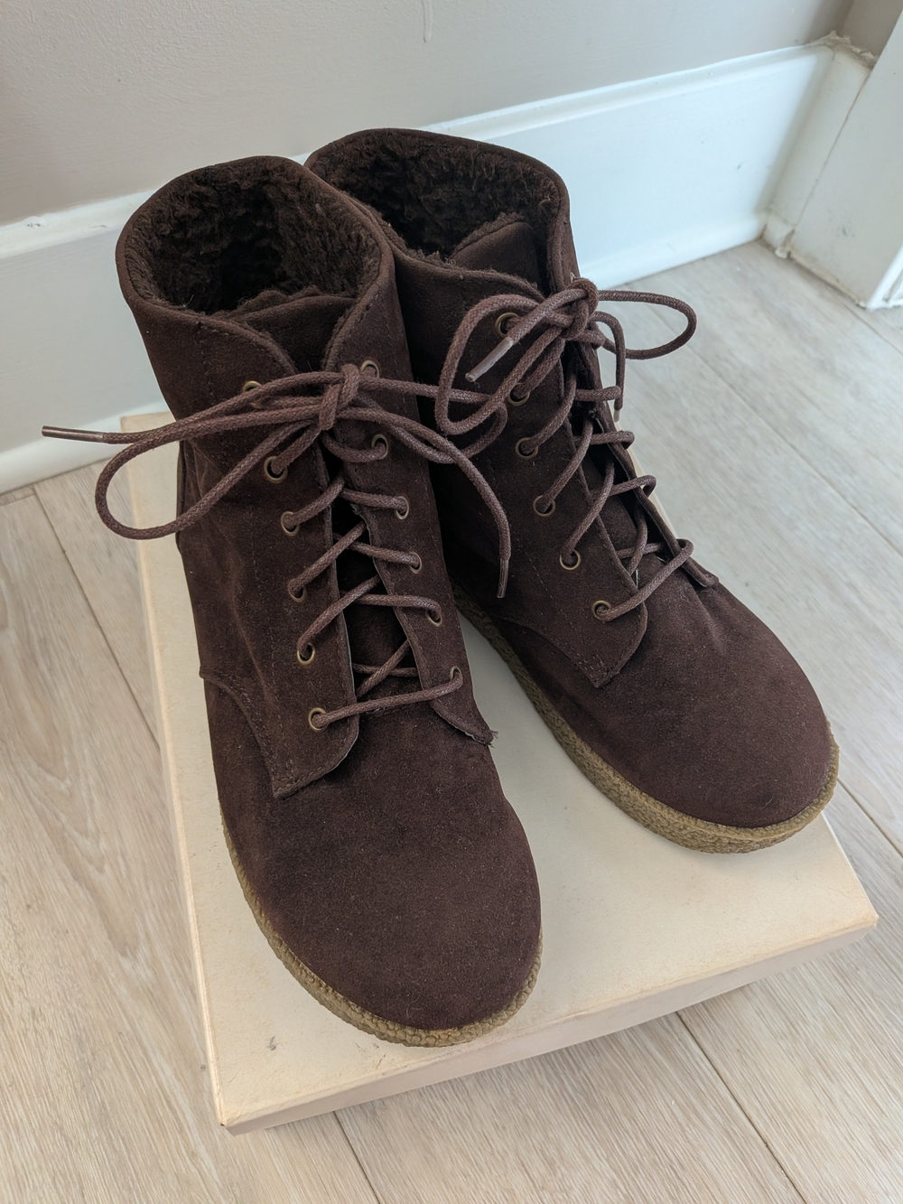 Faux Suede Ankle Boots Brown Faux Fur Lined Crepe Sole Size L (US Women 7.5)